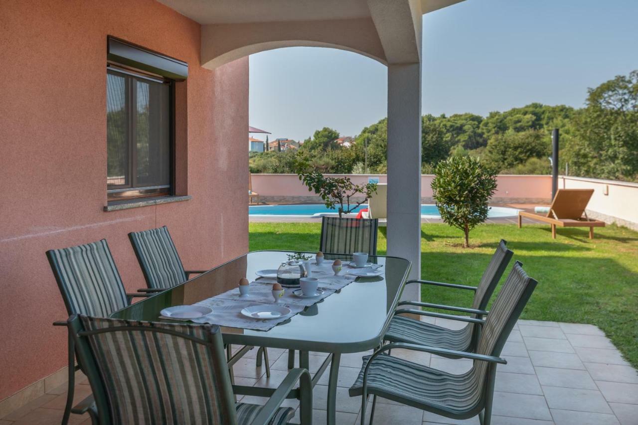 Ferienhaus Joy Ližnjan Esterno foto