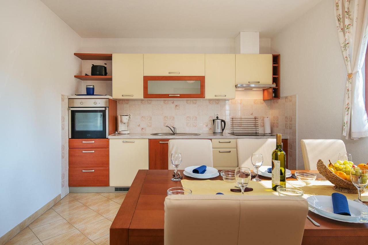 Ferienhaus Joy Ližnjan Esterno foto