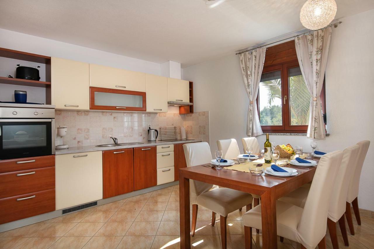 Ferienhaus Joy Ližnjan Esterno foto