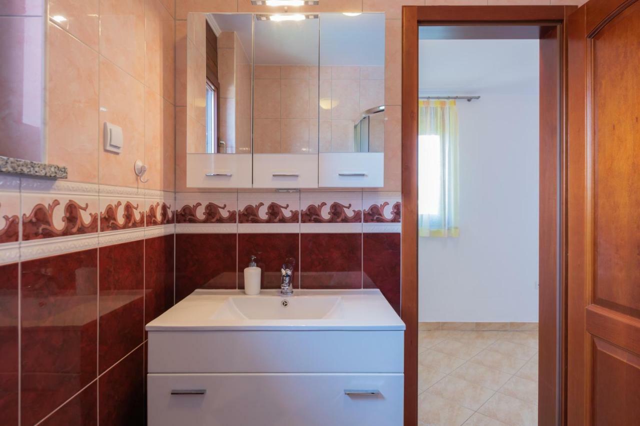 Ferienhaus Joy Ližnjan Esterno foto