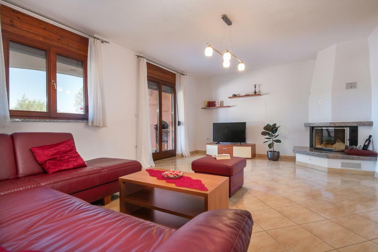 Ferienhaus Joy Ližnjan Esterno foto