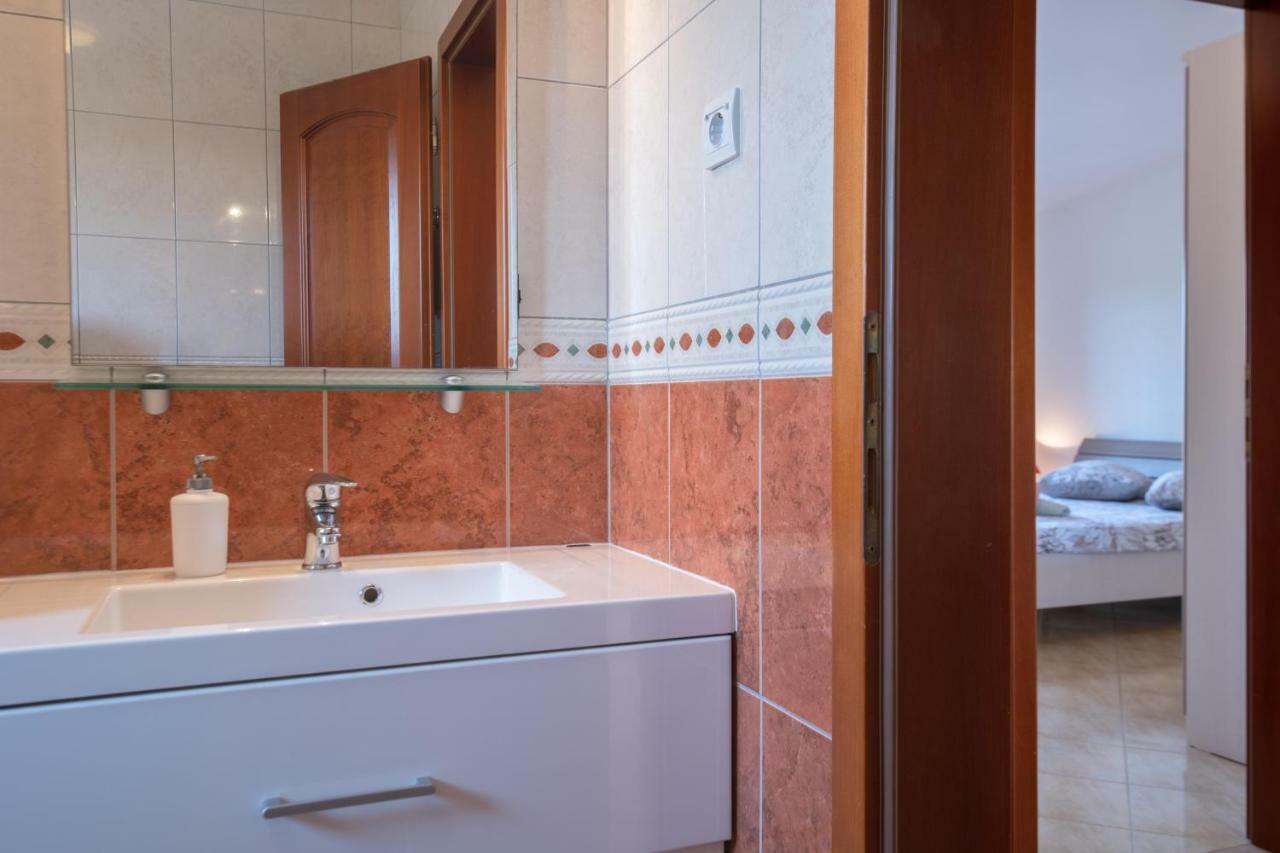 Ferienhaus Joy Ližnjan Esterno foto